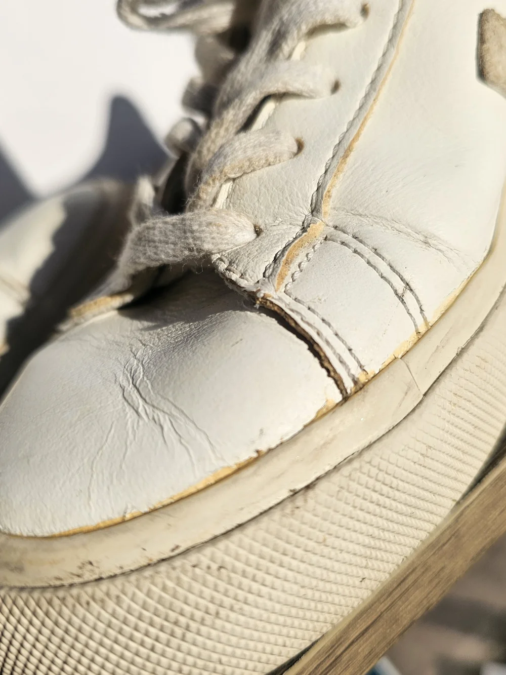 Veja Campo T2 White/Almond Leather Sneakers w/ Beige Suede V Logo Women's Size 9